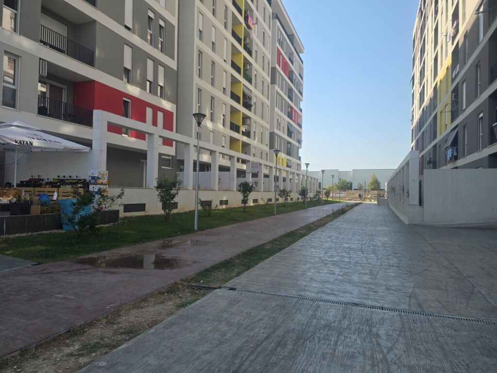 Apartament me Verande ne Univers City