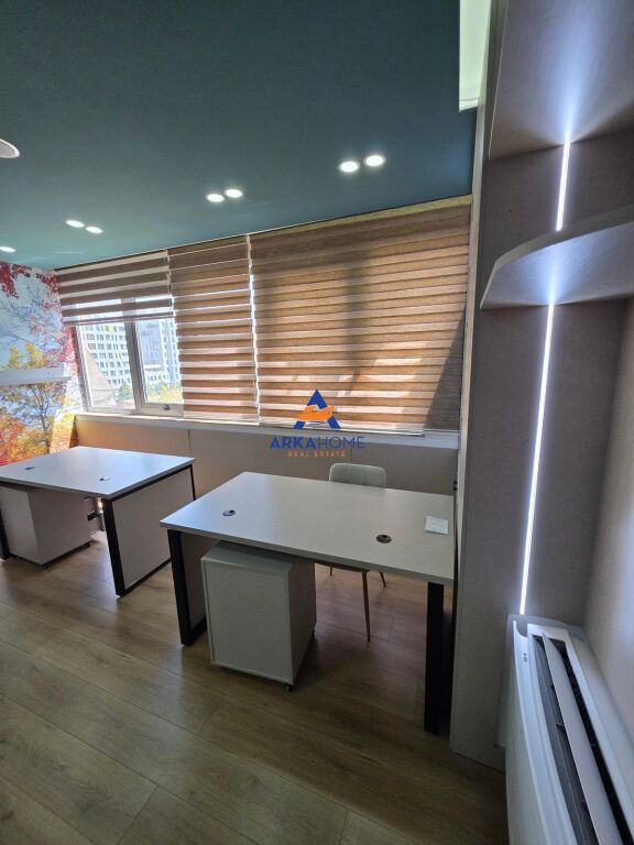 OFFICE FOR RENT 75 M2 "CONCORD CENTER, 21 DECEMBER" 100,000 LEKE