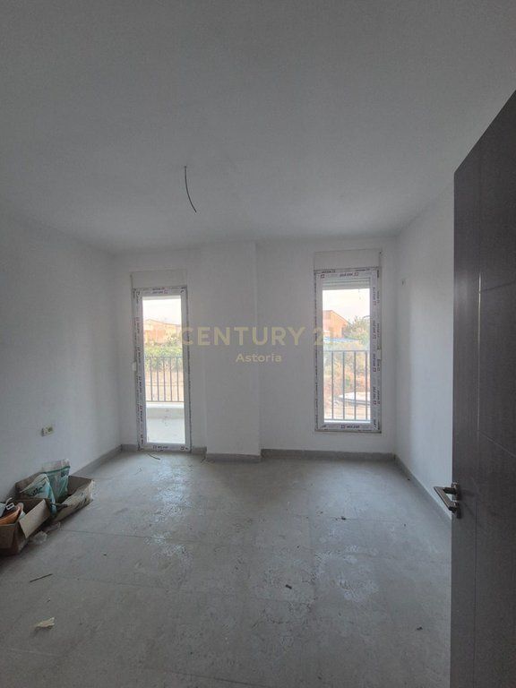 APARTAMENT 3+1+2 PER QIRA NE RRUGEN 5 MAJI