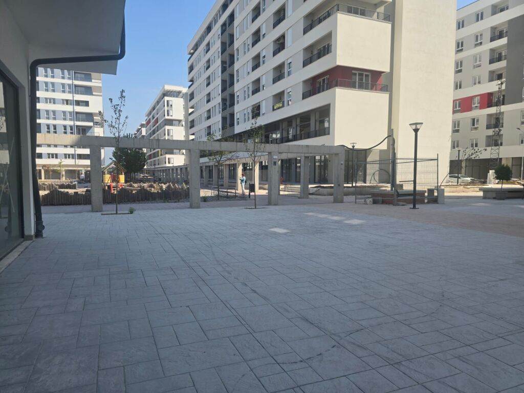 Apartament me Verande ne Univers City