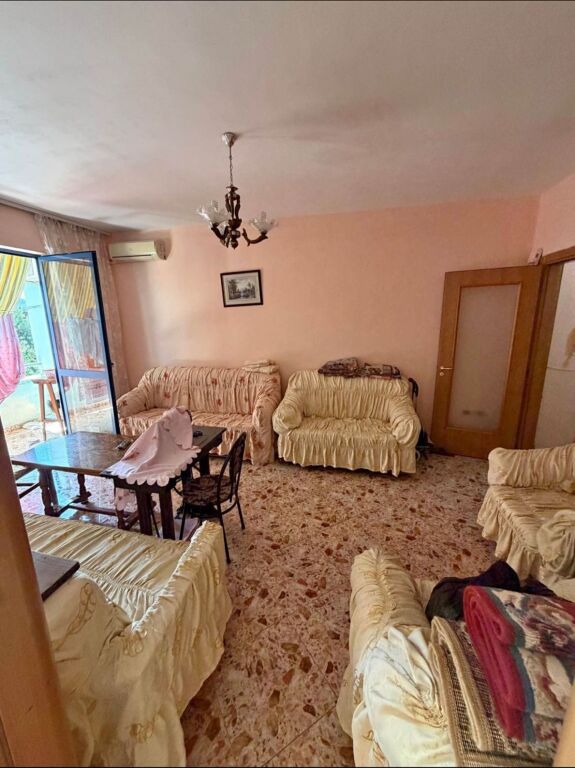 Apartament 1+1 per shitje Rruga e Elbasanit !