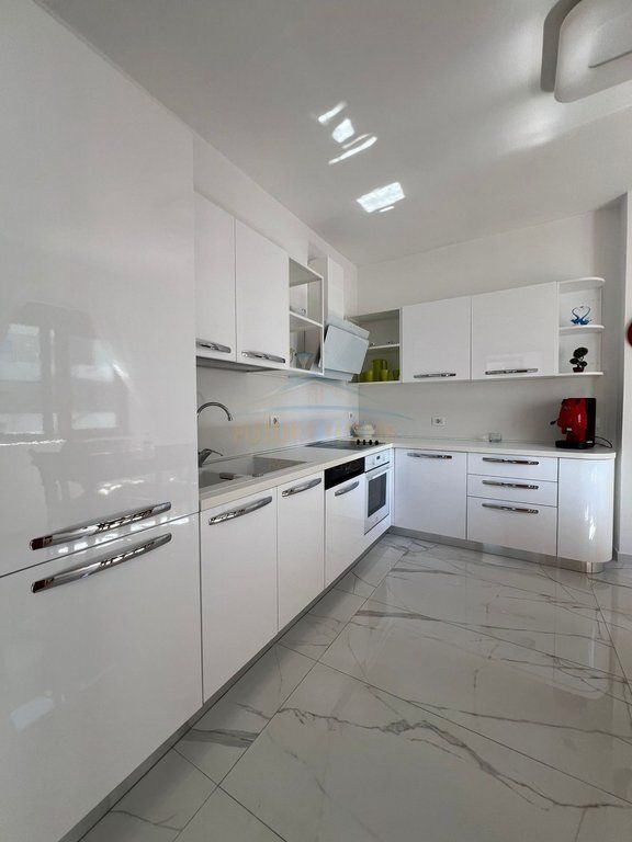 Qera,Apartament 3+1+2,Rruga e Elbasanit