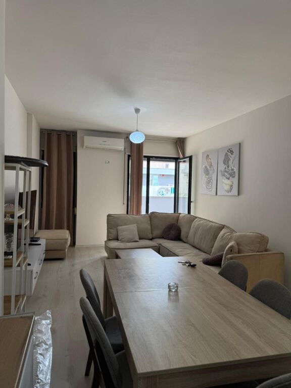 Jepet me qera apartament 2+1 ne rrugen Panorama F  ID 5448