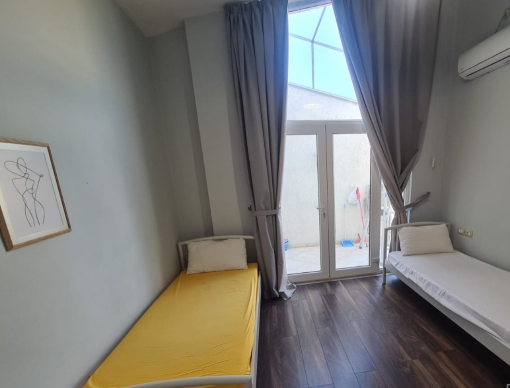 Shitet apartament 2+1 tek Rezidenca Kodra e Diellit 1 .