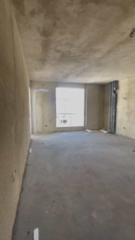 Shitet apartament 2+1, Paskuqan