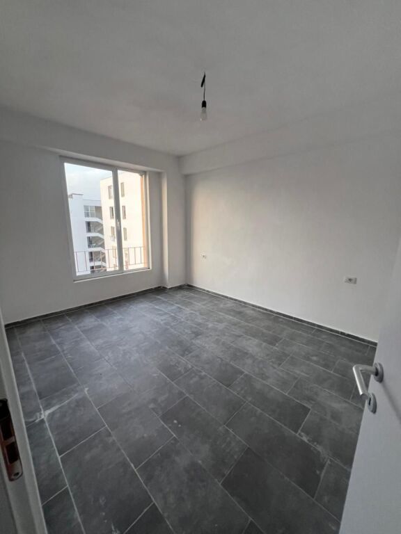 Apartament me Qira / Në Shitje në Shijak