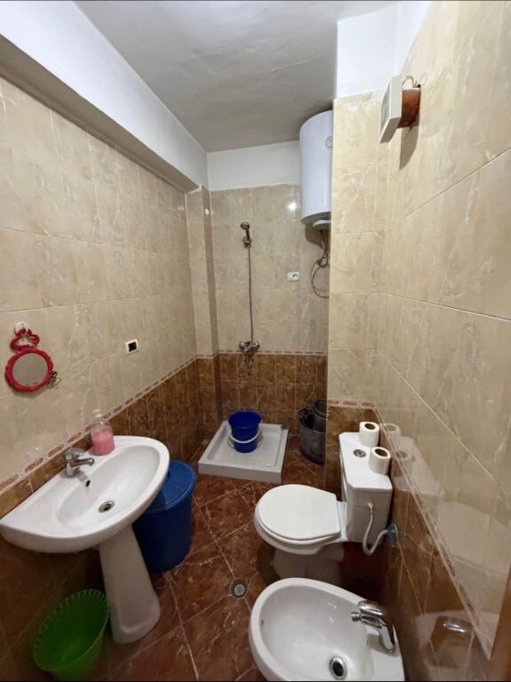 Apartament 1+1 per shitje Rruga e Elbasanit !