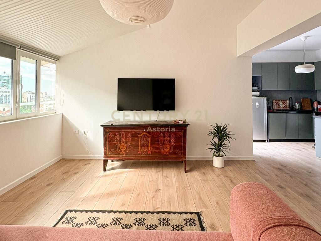 SHITET APARTAMENT 2+1 PRANE RRUGES SE KAVAJES