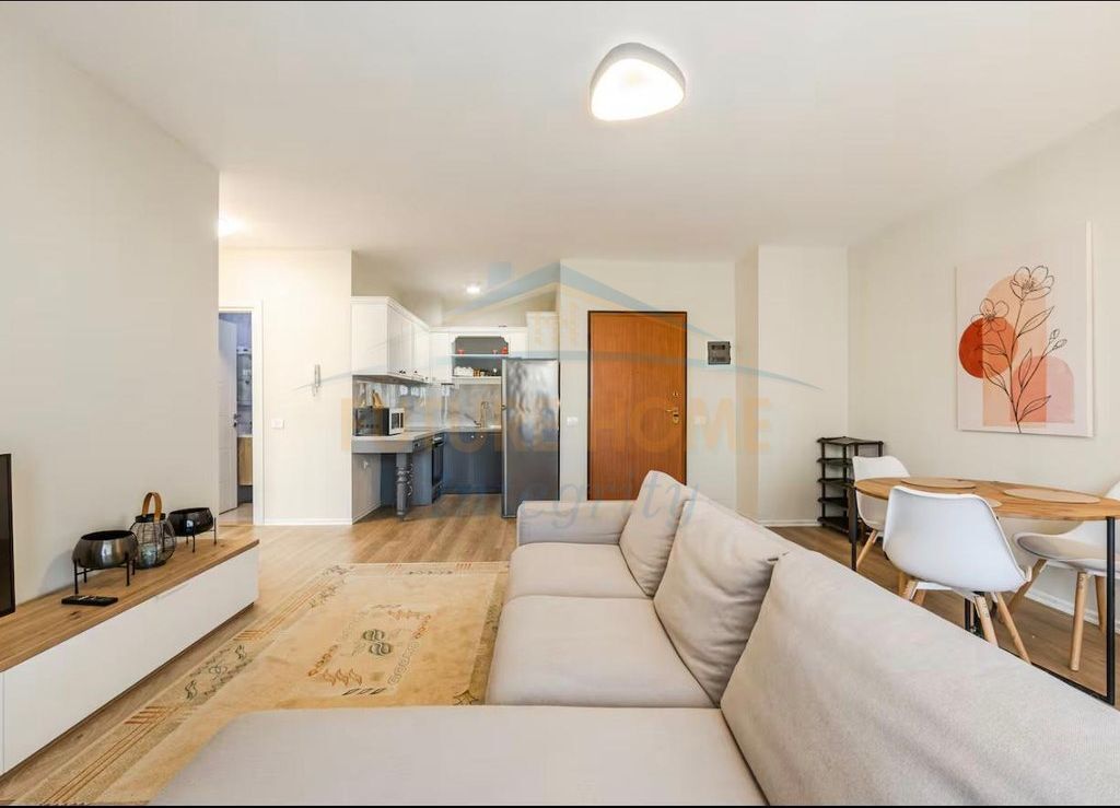 Qera, Apartament 2+1, Ministria e Jashtme, Tiranë.