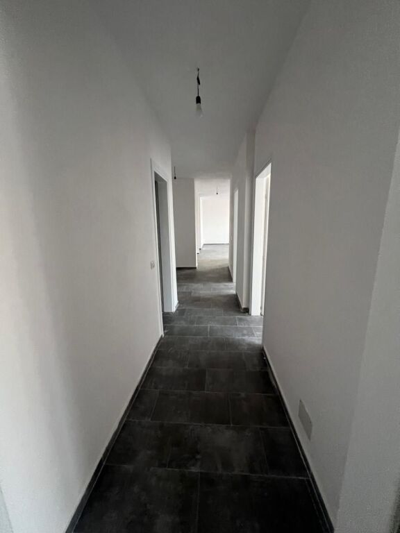 Apartament me Qira / Në Shitje në Shijak