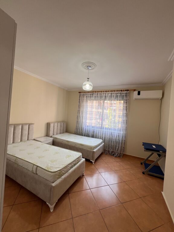 Affittasi 2+1+1 Yzberisht Boulevard 60.000 lek