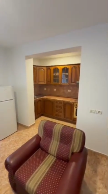Apartament 1+1 per shitje Kinostudio !
