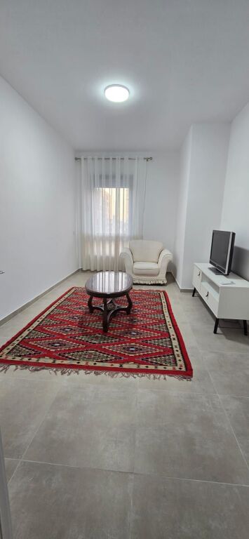 Jepet apartament 2+1+2 me qira tek Rruga 5 Maji .