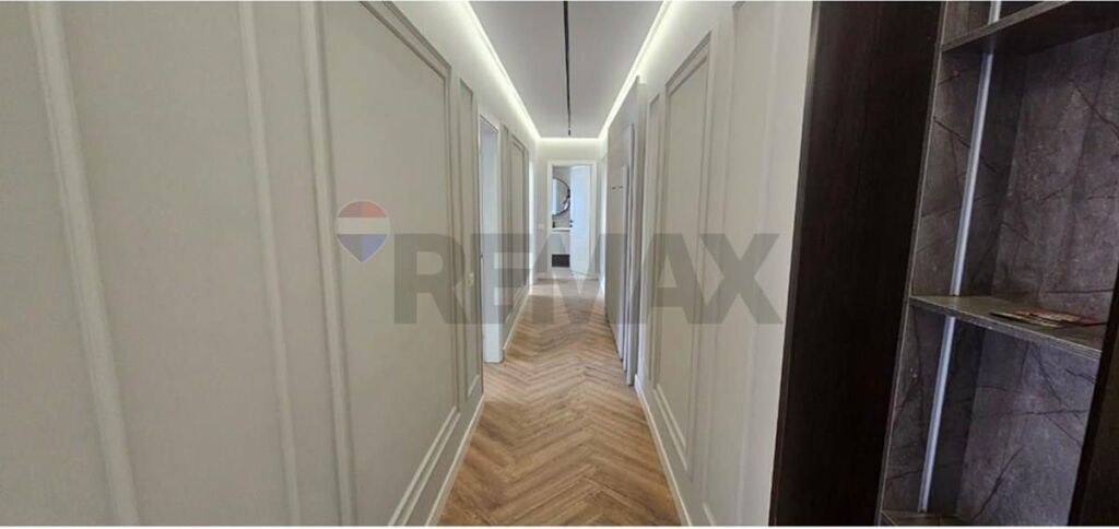 Condominio/Appartamento - In Vendita - Rruga Ali Demi, Tiranë
