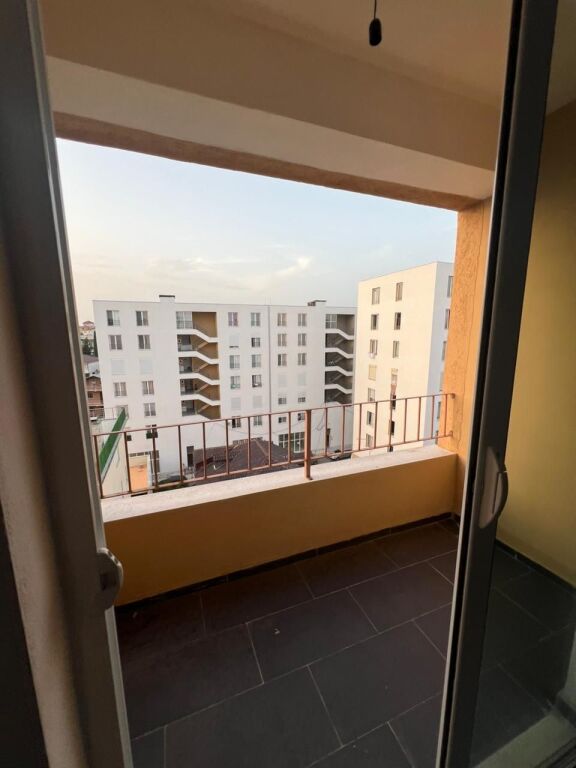 Apartament me Qira / Në Shitje në Shijak
