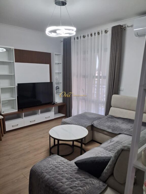 KINOSTUDIO, APARTAMENT PER SHITJE 2+1