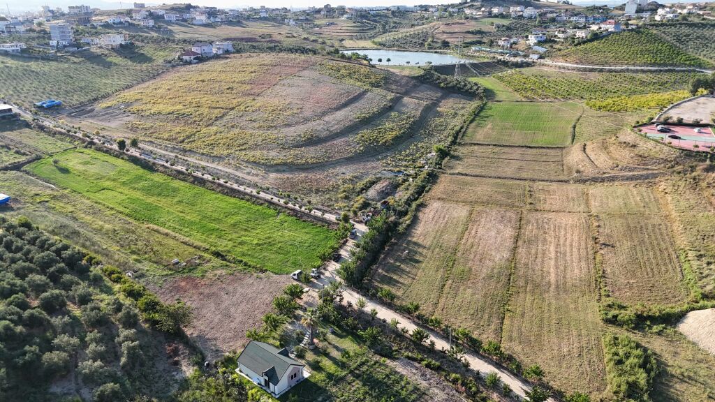 OKAZION, SHITET TOKE NE ARAPAJ, DURRES, 4 MINUTA LARG BREGDETIT ( 35 €/m² )