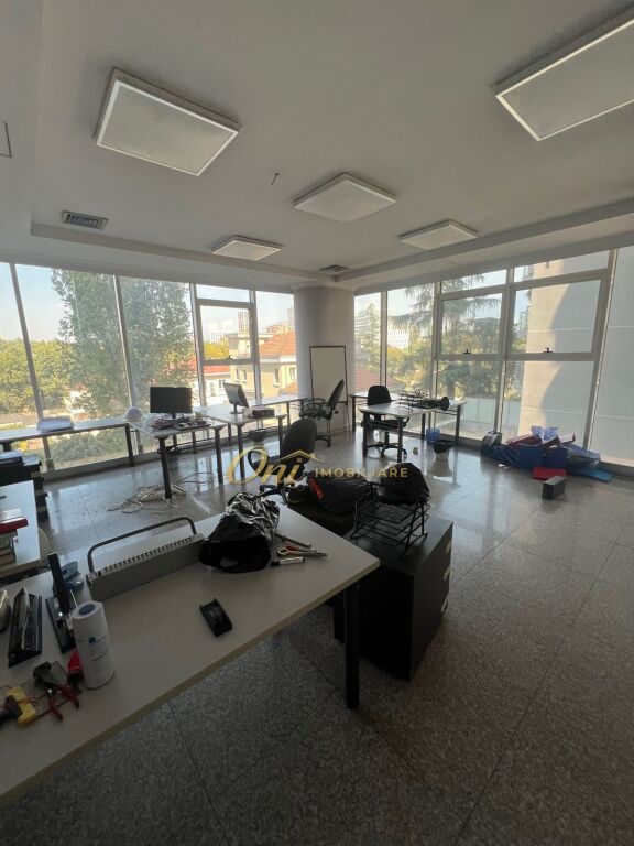 BLLOK, LOCALE UFFICIO IN AFFITTO
