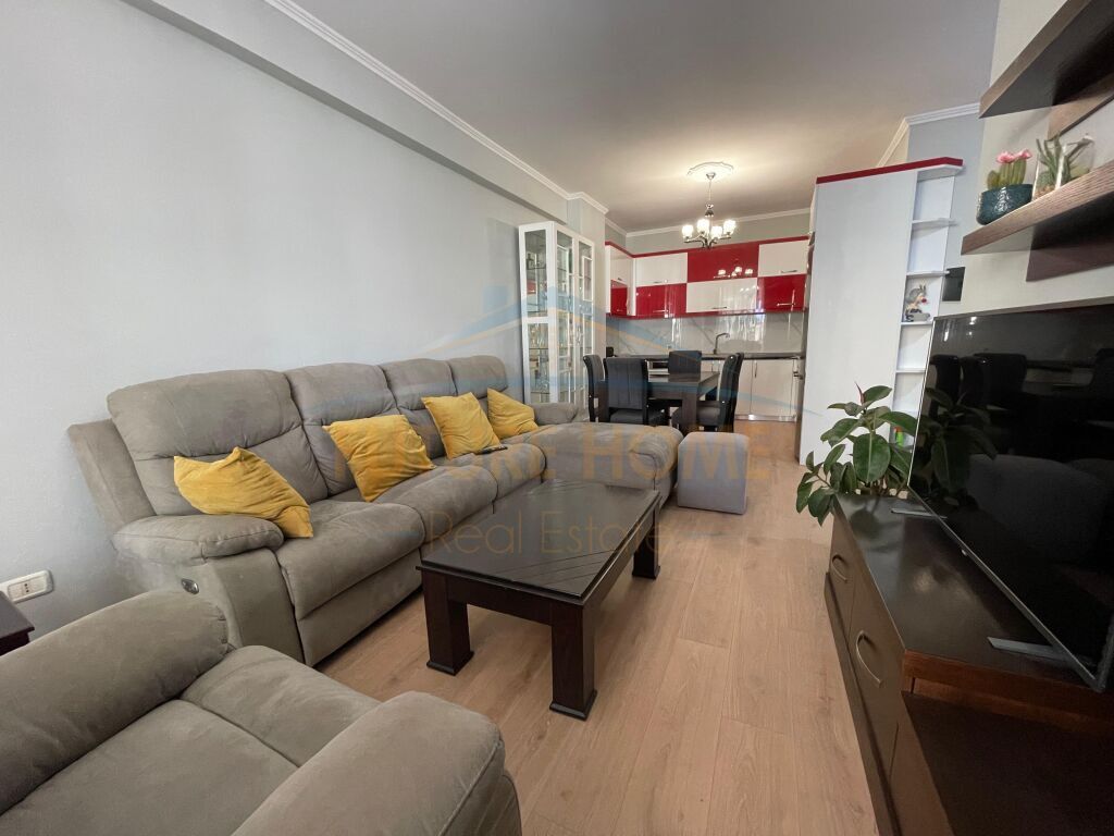 Rent, Apartment 2+1+2, Unaza e Re. UNA47136