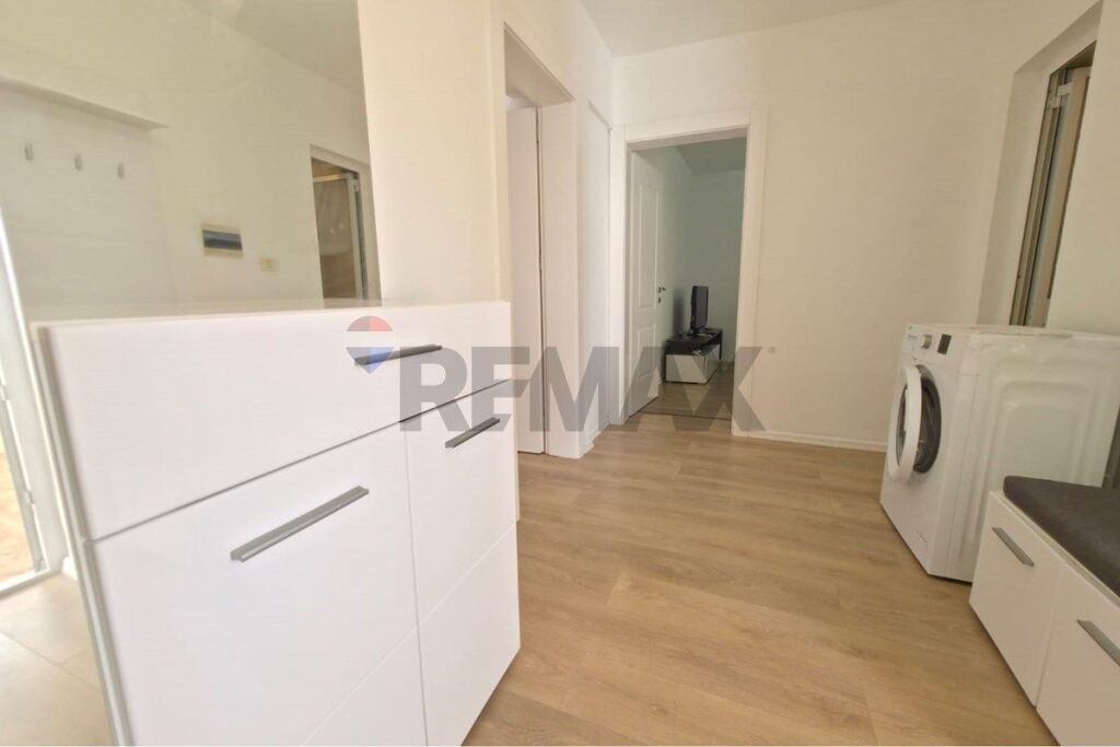 Apartament - Për Qira - Qyteti Studenti, Tiranë