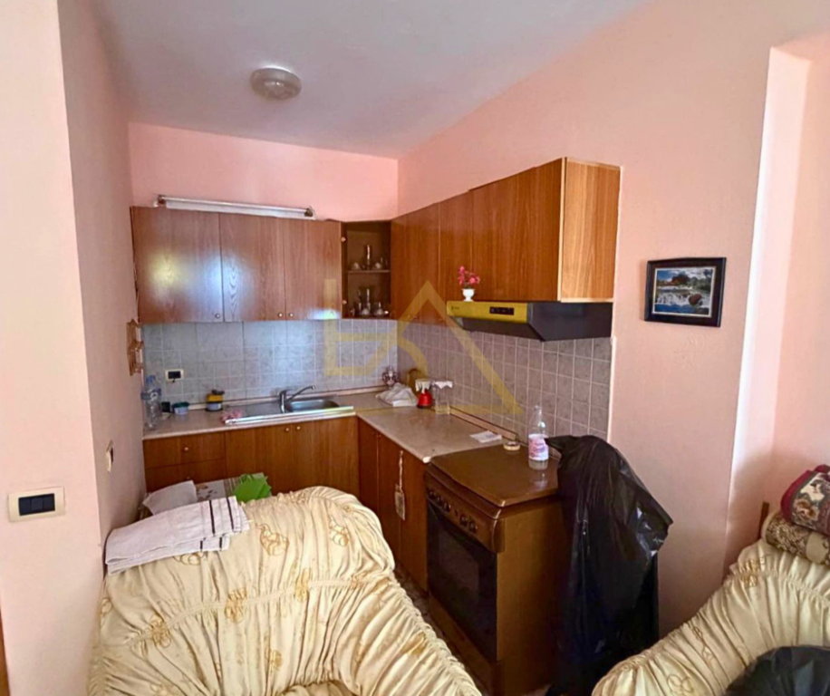 SHITET APARTAMENT 1+1 – RRUGA E ELBASANIT, TIRANË