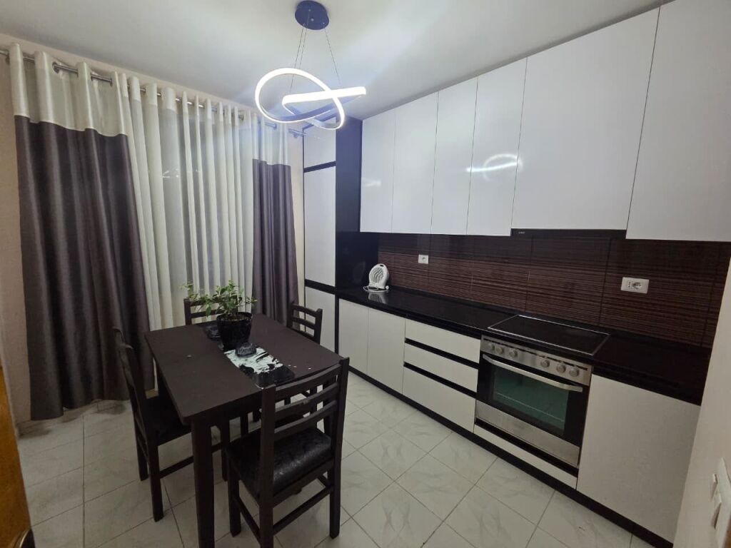 Jepet me qira apartament 1+1 tek Rrstorant Durrësi, tek Rruga Ferit Xhajko