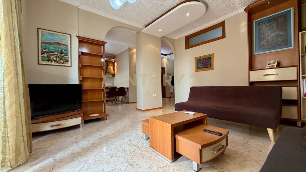 Apartament 2+1 me qira te Rruga e Kosovarve