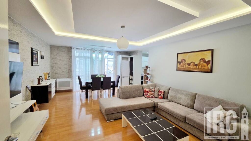 Jepet me qira apartament modern 2+1+2 tek Kompleksi E-88 , ish Ekpozita , Rruga Myslym Shyri .