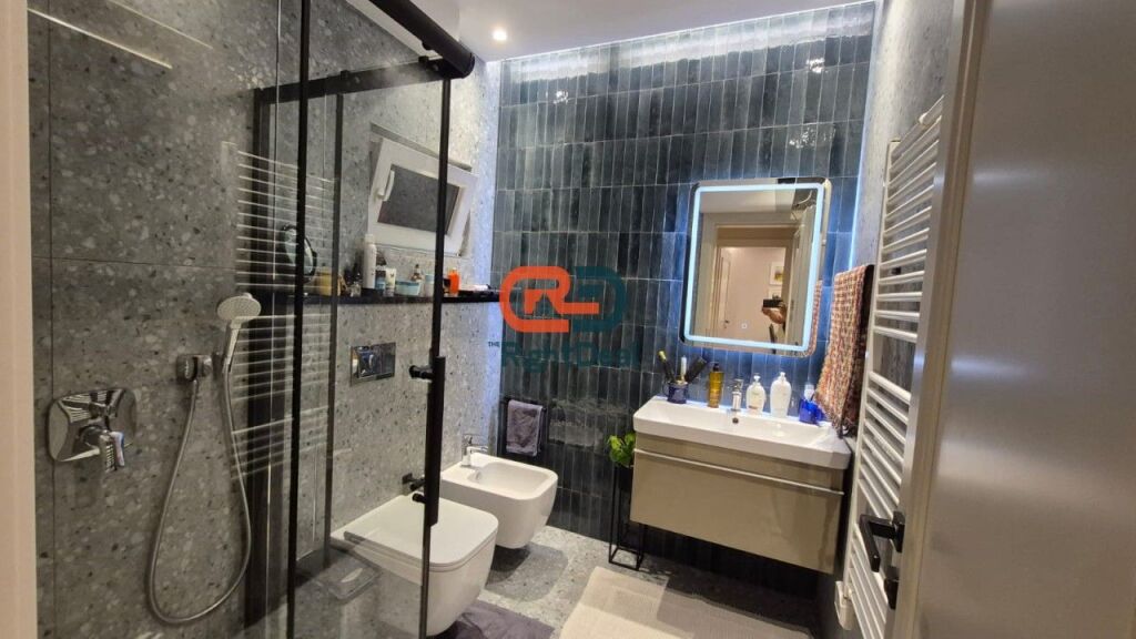 Tek Brryli, Shitet Super Apartament 1+1, Me Strukture Te Rregullt Dhe I Investuar Totalisht !!!!