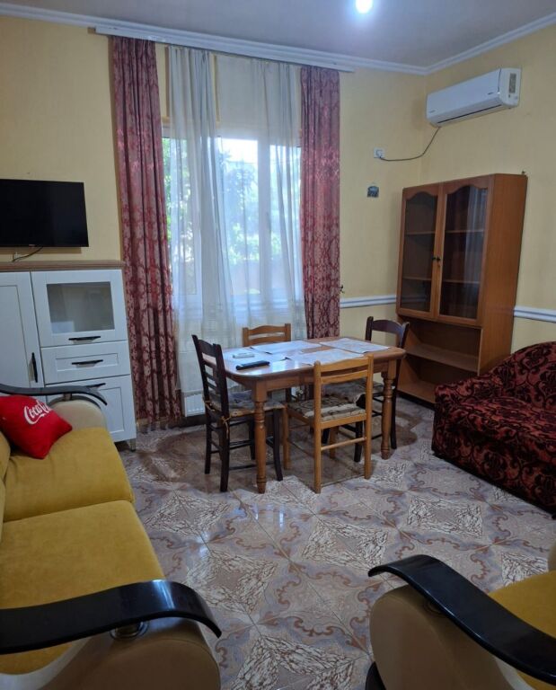 In affitto Appartamento 2+1, Komuna Parisit vicino a Kristal Center 650 mila lek vecchi