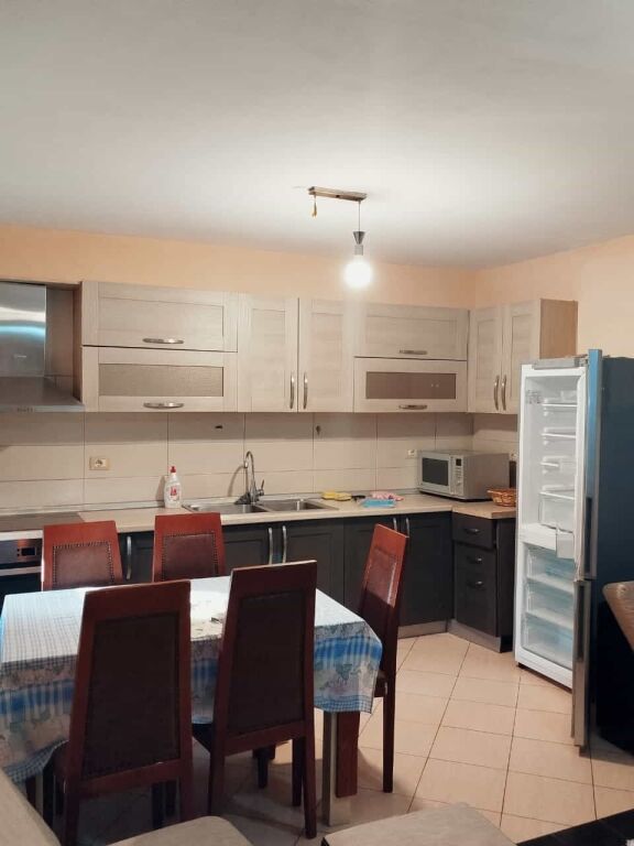 Appartamento in affitto 2+1 di fronte al Nuovo Maternità (ID B22182) Tirana
