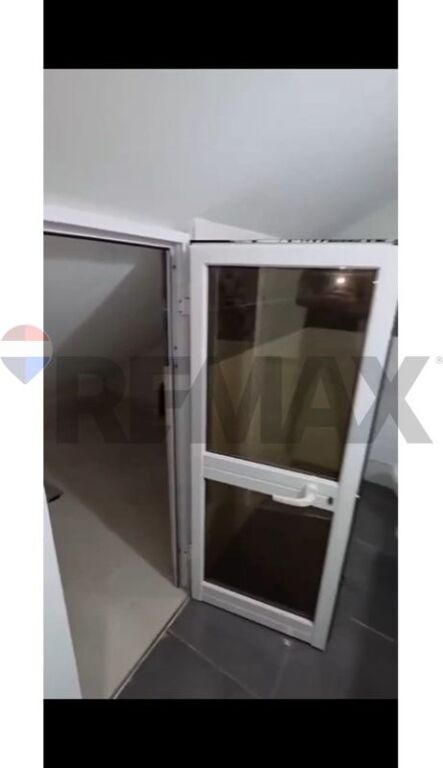 🏪 SHOP FOR RENT – LUNGOMARE, VLORA 🌊✨