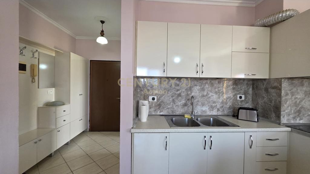 SHITET APARTAMENT 1+1 TEK 21 DHJETORI,PRANE MONDIALIT!