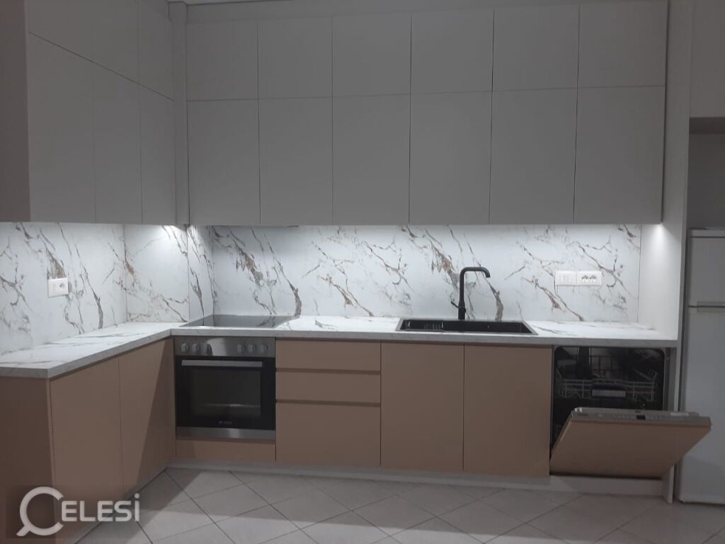Affitto | Apartament 2 + 1 | Rruga Loni Ligori | 55.000 leke/mese
