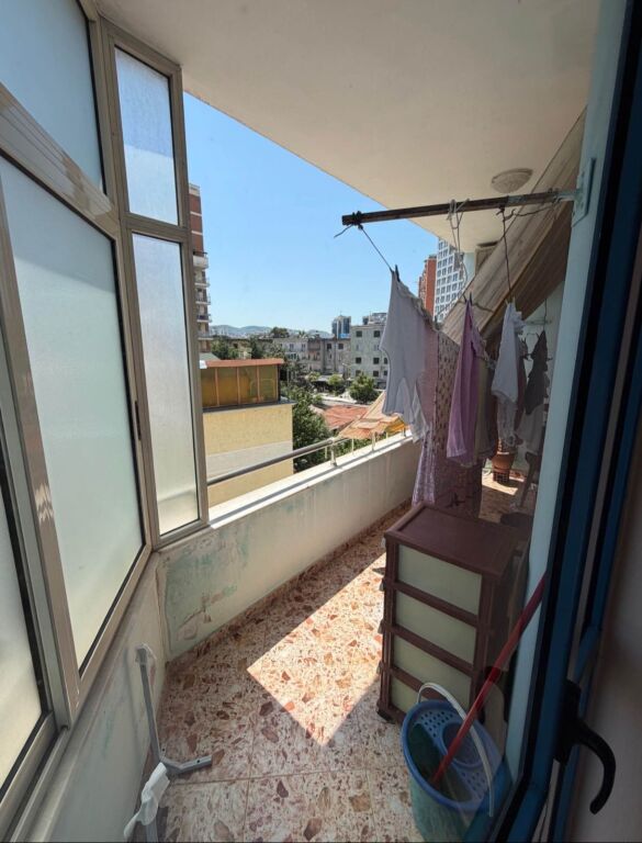 Apartament 1+1 per shitje Rruga e Elbasanit !