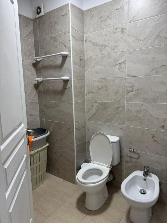 Jepet me qera apartament 2+1 ne rrugen Panorama F  ID 5448