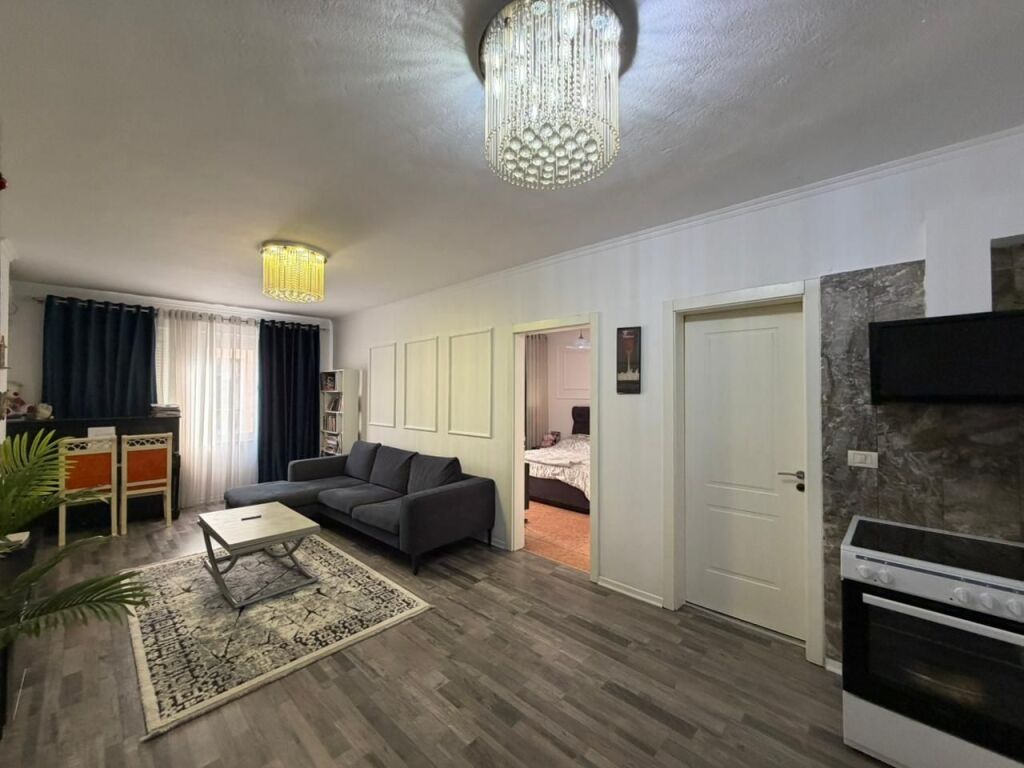 Apartment 1+1 for rent at Komuna e Parisit.