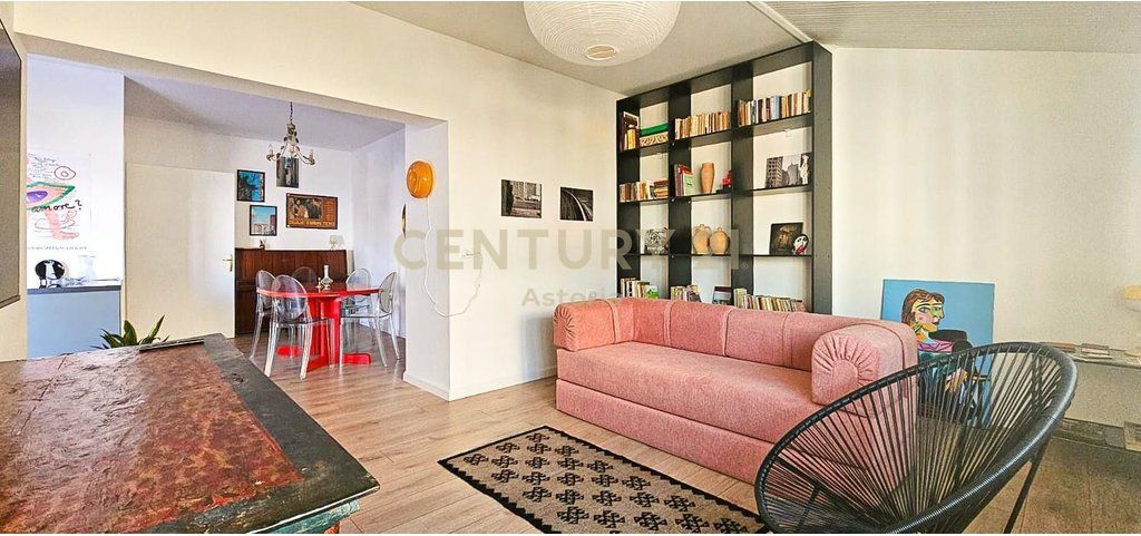SHITET APARTAMENT 2+1 PRANE RRUGES SE KAVAJES