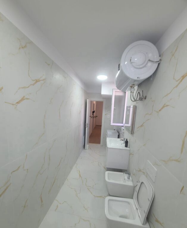 APARTAMENT ME QERA 2+1+2 QENDER 100.000 LEKE FH-91065