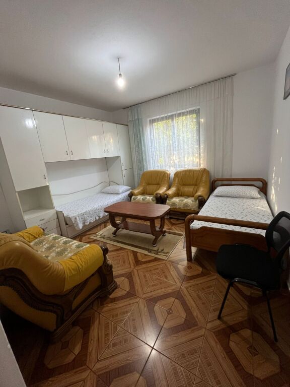 Tirane, house for rent 2+1+Balcony 1st Floor, 110 m² 600 € (Kristina Koljaka, 150m from American Hospital 2, Tirana)
