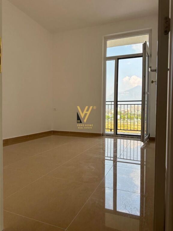 JEPET ZYRE 71 M2 ME QERA TE BULEVARDI I RI 60.000 LEKE