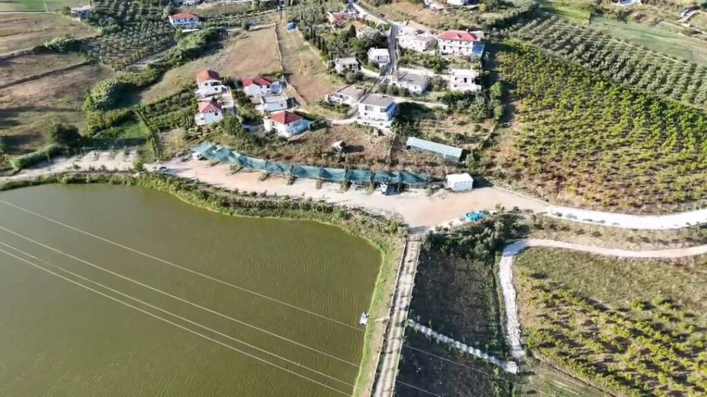 OKAZION, SHITET TOKE NE ARAPAJ, DURRES, 4 MINUTA LARG BREGDETIT ( 35 €/m² )