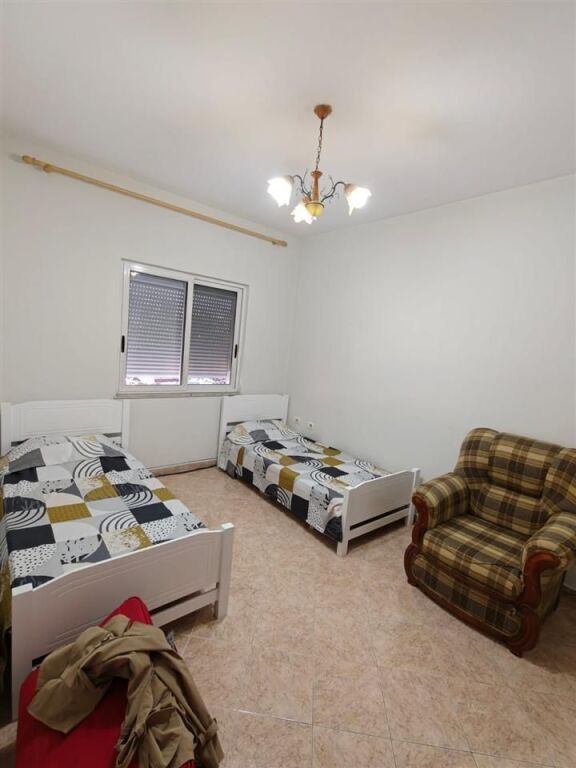 Qera | Shtëpi private 3 + 1 | Prane Spitalit QSUT | 700 €/muaj