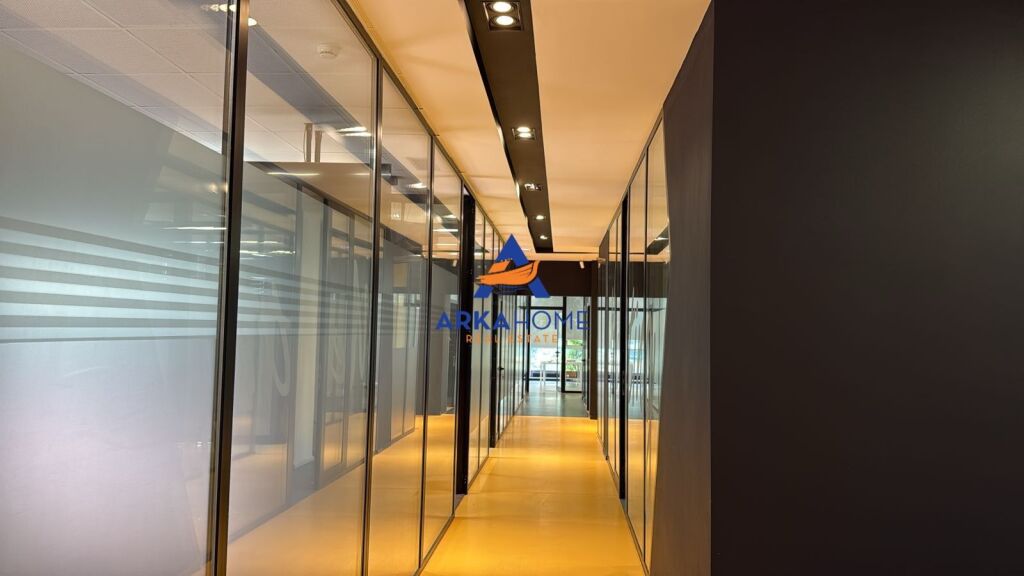BUSINESS PREMISES FOR RENT 600 M2 "NEAR THE ARTISTIC HIGH SCHOOL" 15,000 EURO
