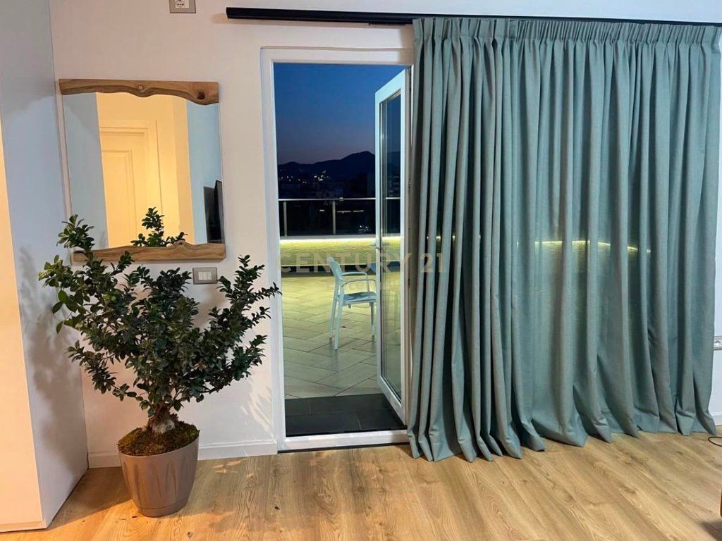 Ish Blloku - Luxury Penthouse for Rent 100m2 + 130m2 Veranda