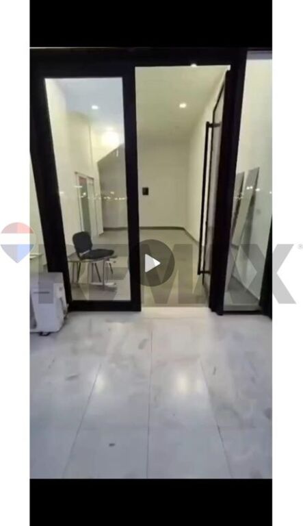 🏪 SHOP FOR RENT – LUNGOMARE, VLORA 🌊✨