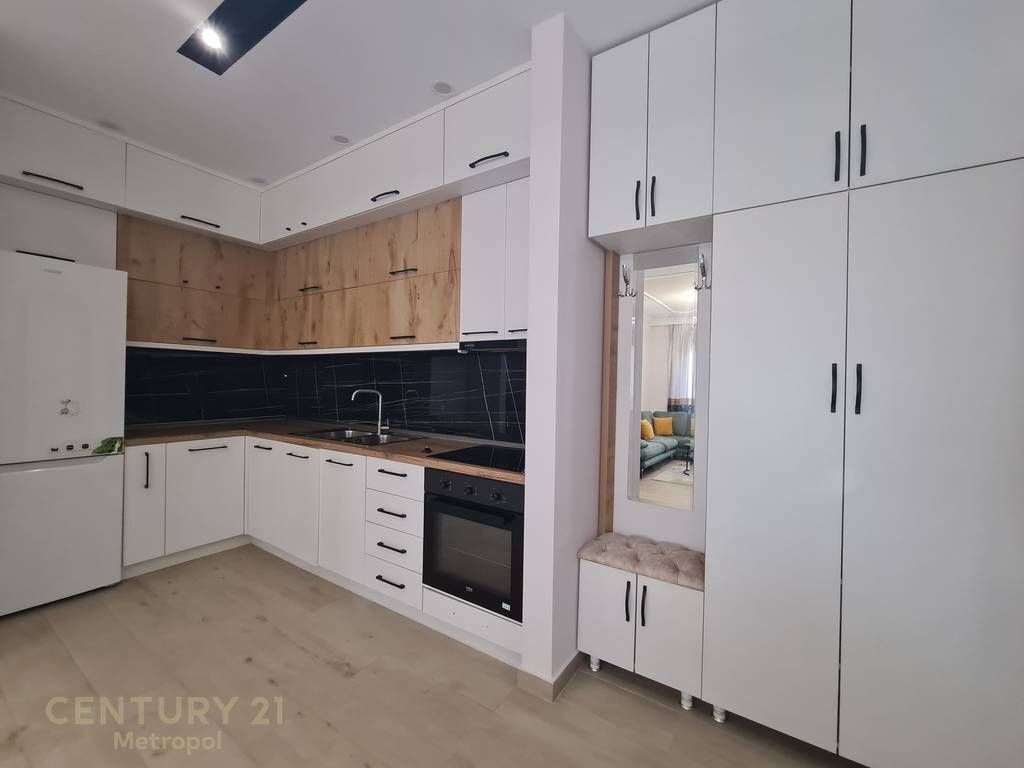 APPARTAMENTO IN AFFITTO 1+1 CON CORTILE+posto auto-TEG!