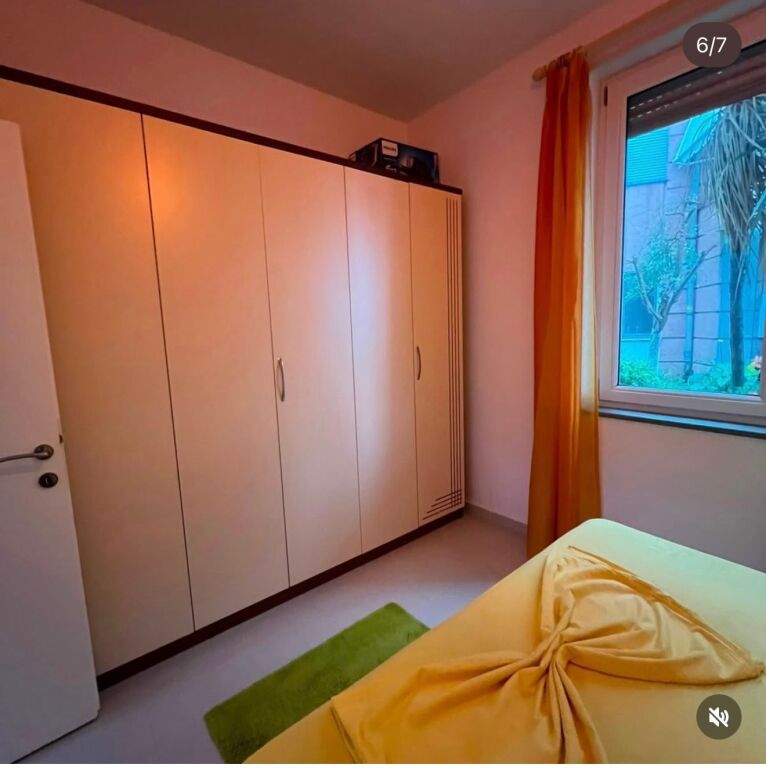 Jepet me qera 1+1 mobiluar kopshti botanik 50000 lek