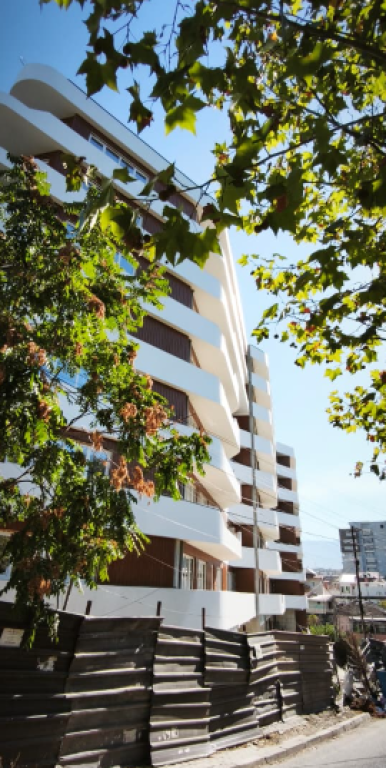 SHITET APARTAMENT 2+1+2 ME VERANDË | RRUGA E ELBASANIT