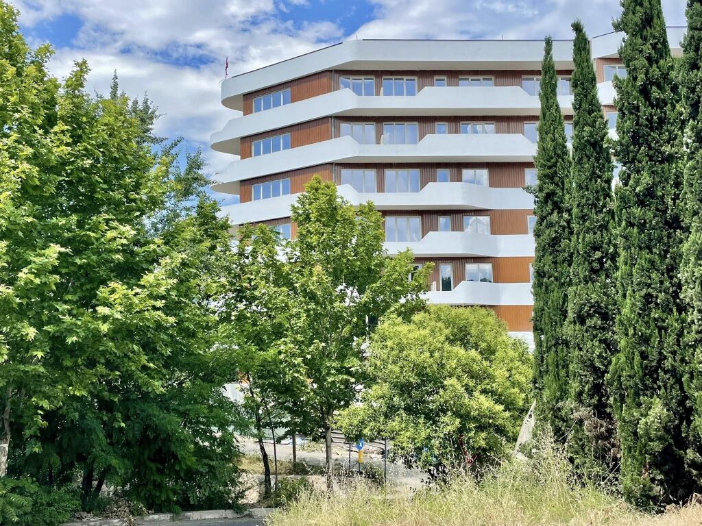 Shitet Apartament 2+1 Rruga Elbasanit, Sheqer Pikant